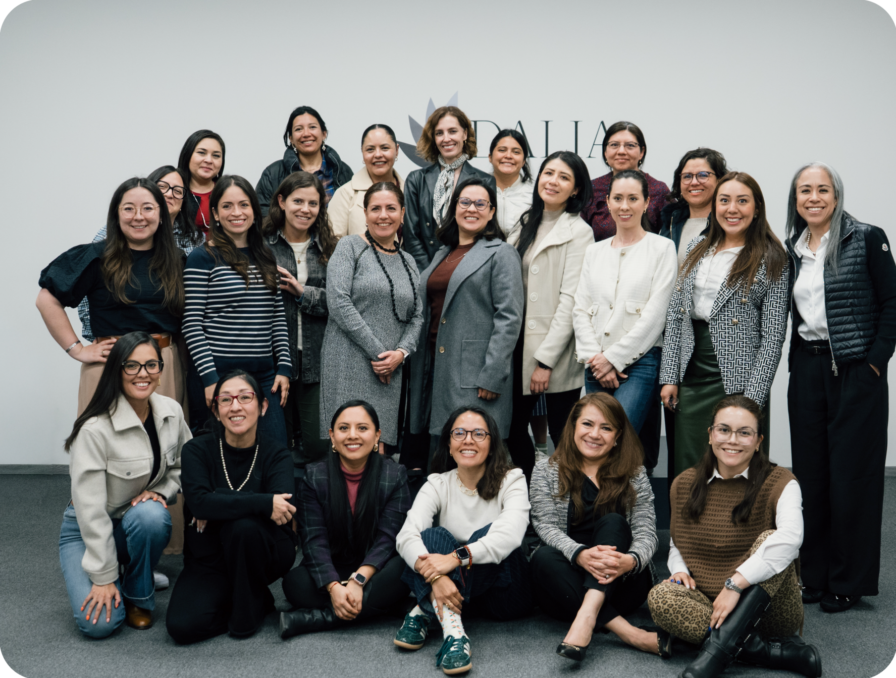 Foto grupal de la comunidad Dalia
