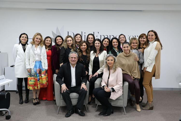 El dinero también es poder: invertir puede cambiar la vida (y la libertad) de las mujeres