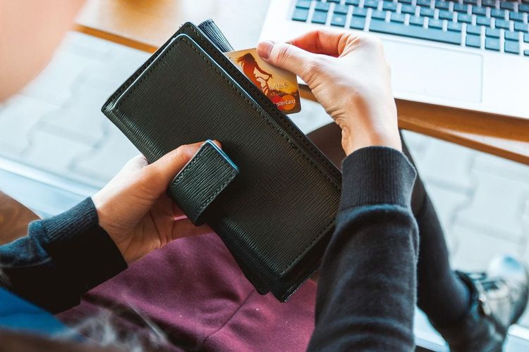 Cuando el lujo esconde carencias:  ¿qué es el fenómeno “luxury poverty”?